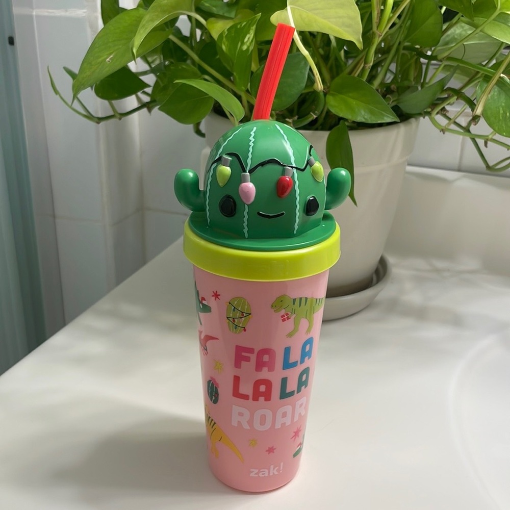Zak Designs Tumbler Plastic 18oz Pink with Straw and sculpted Lid